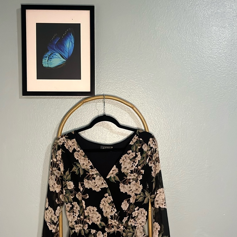 Floral longsleeve romper 🌸